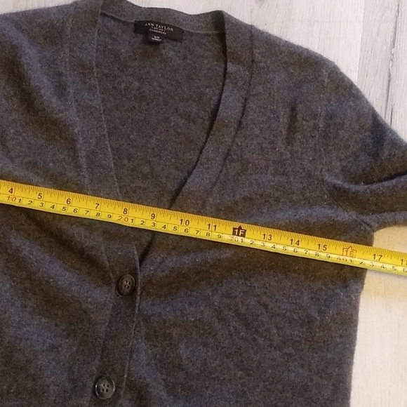 Ann Taylor 100% cashmere Cardigan‎ gray long - Picture 3 of 7